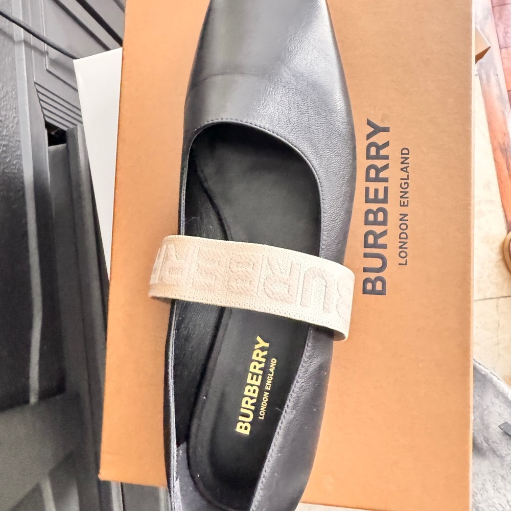 Burberry Black and Beige Women's Flats